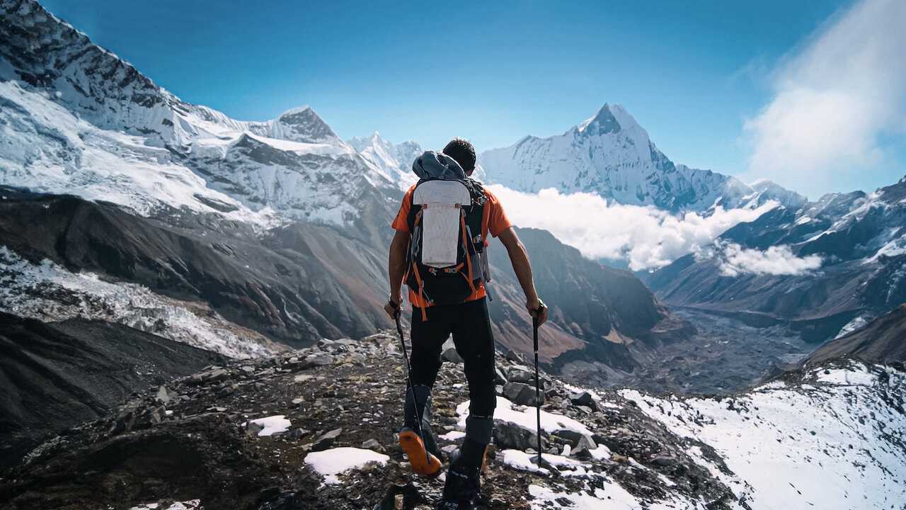 poster Cuộc đua lên đỉnh núi Race to the Summit