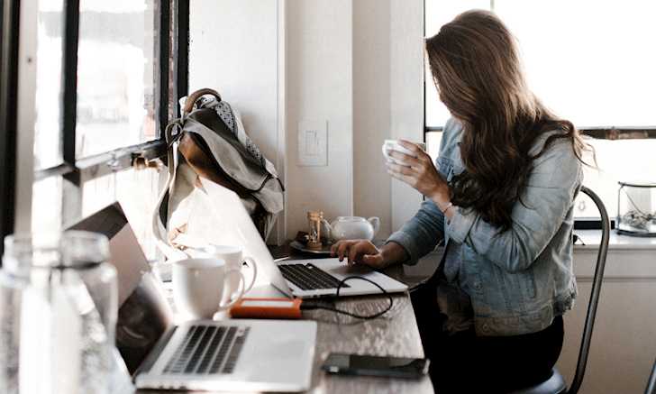 poster Em Gái Văn Phòng Women Who Really Put You In The Office