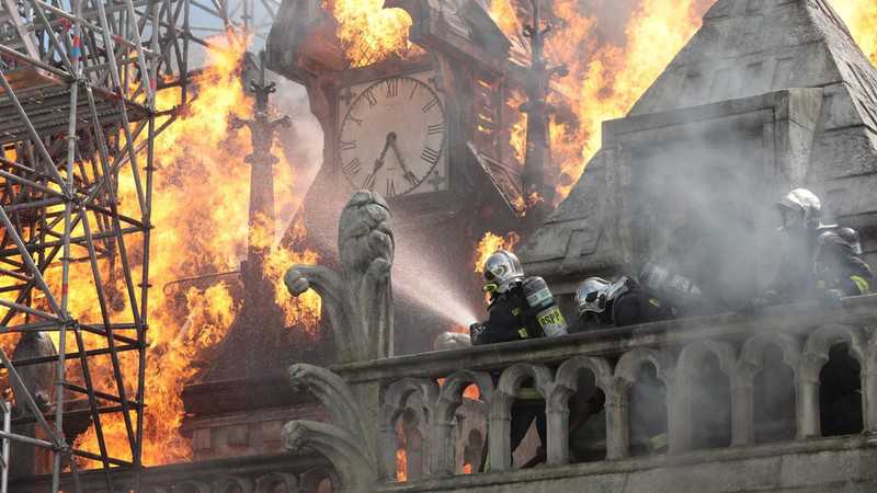 poster Notre-Dame on Fire Notre-Dame brûle